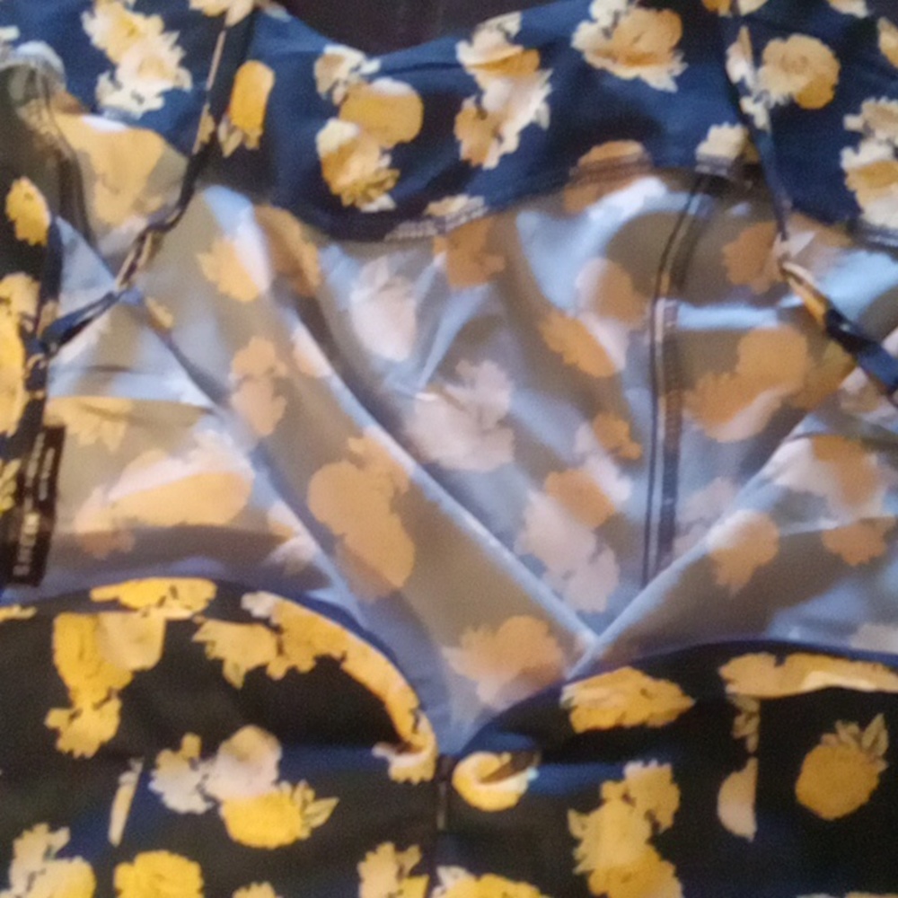 Dress - Picture 5 of 5